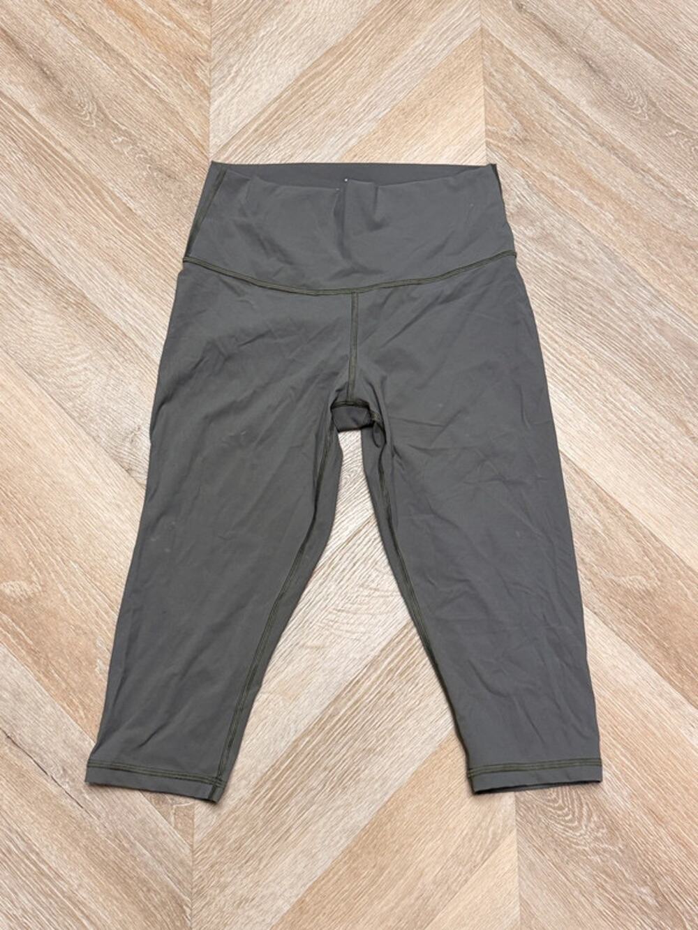 Everlane Gray Capri Leggings